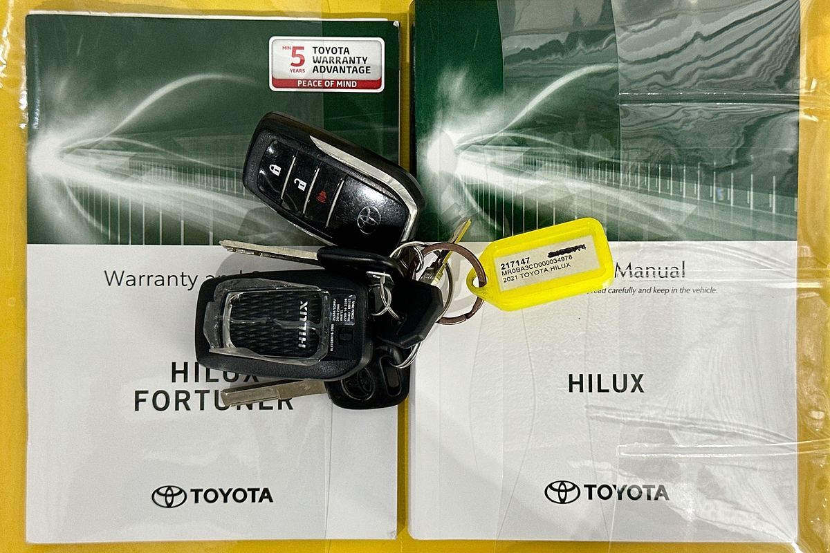 2021 Toyota HILUX SR5 (4x4) GUN126R FACELIFT 4X4