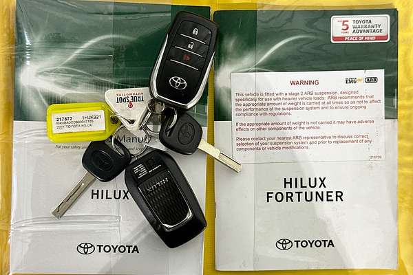 2021 Toyota HILUX SR5 (4x4) GUN126R FACELIFT 4X4