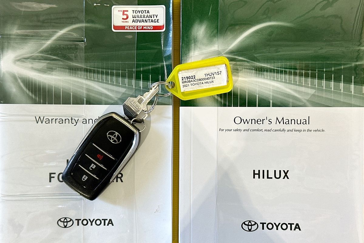 2021 Toyota HILUX SR5 (4x4) GUN126R FACELIFT 4X4