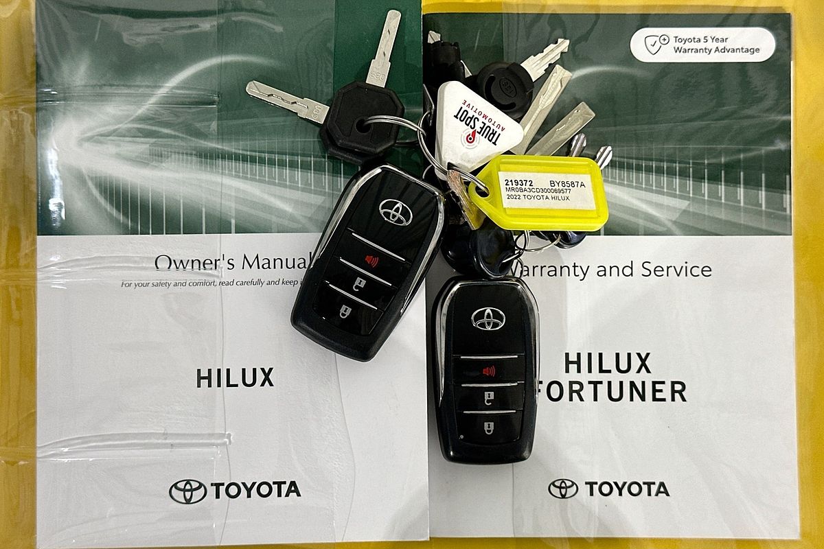 2022 Toyota HILUX SR5 (4x4) GUN126R 4X4