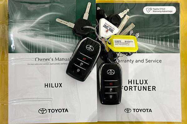 2022 Toyota HILUX SR5 (4x4) GUN126R 4X4