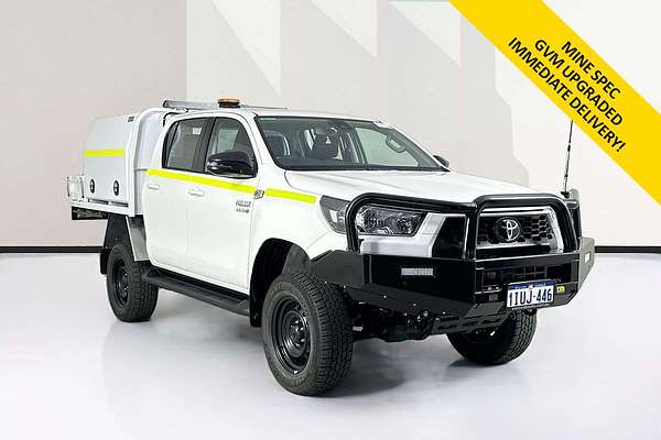 2025 Toyota HILUX SR (4x4) STEEL WHEELS GUN126R RC 4X4