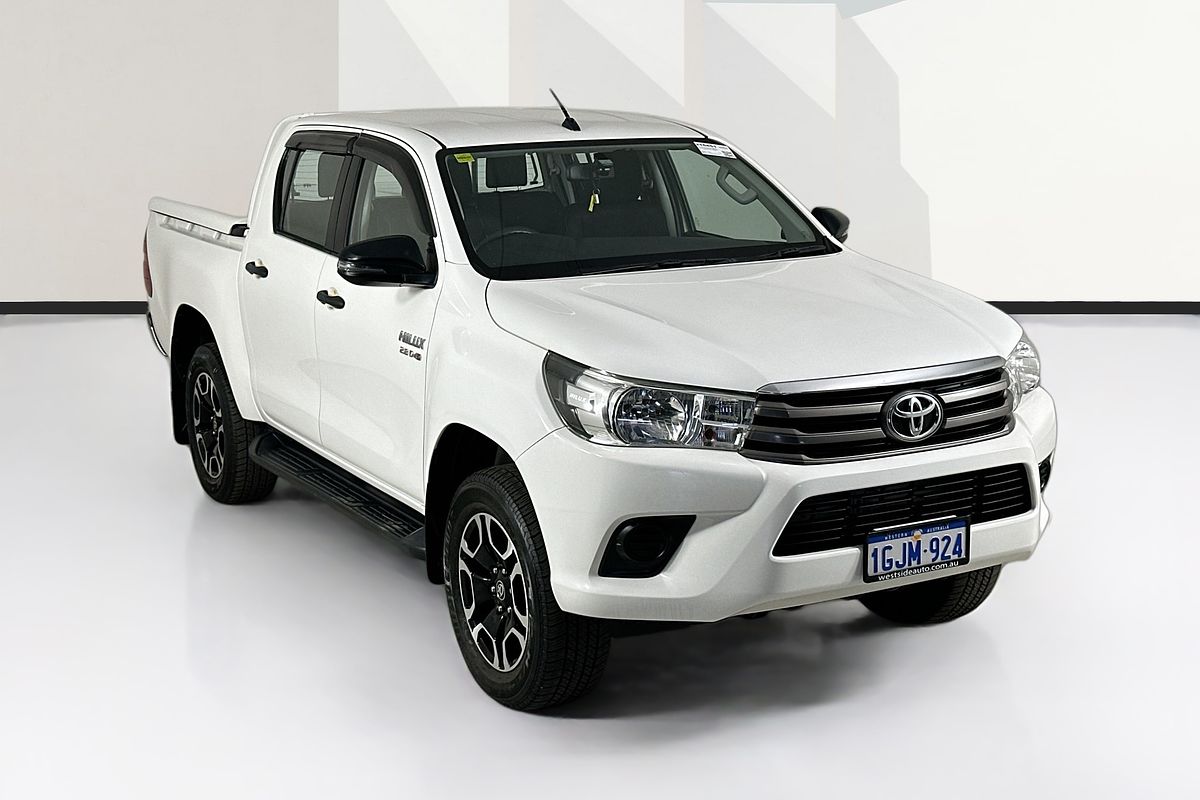 2017 Toyota HILUX SR (4x4) GUN126R 4X4