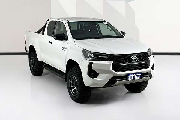 2024 Toyota Hilux SR5 (4x4) GUN126R 4X4