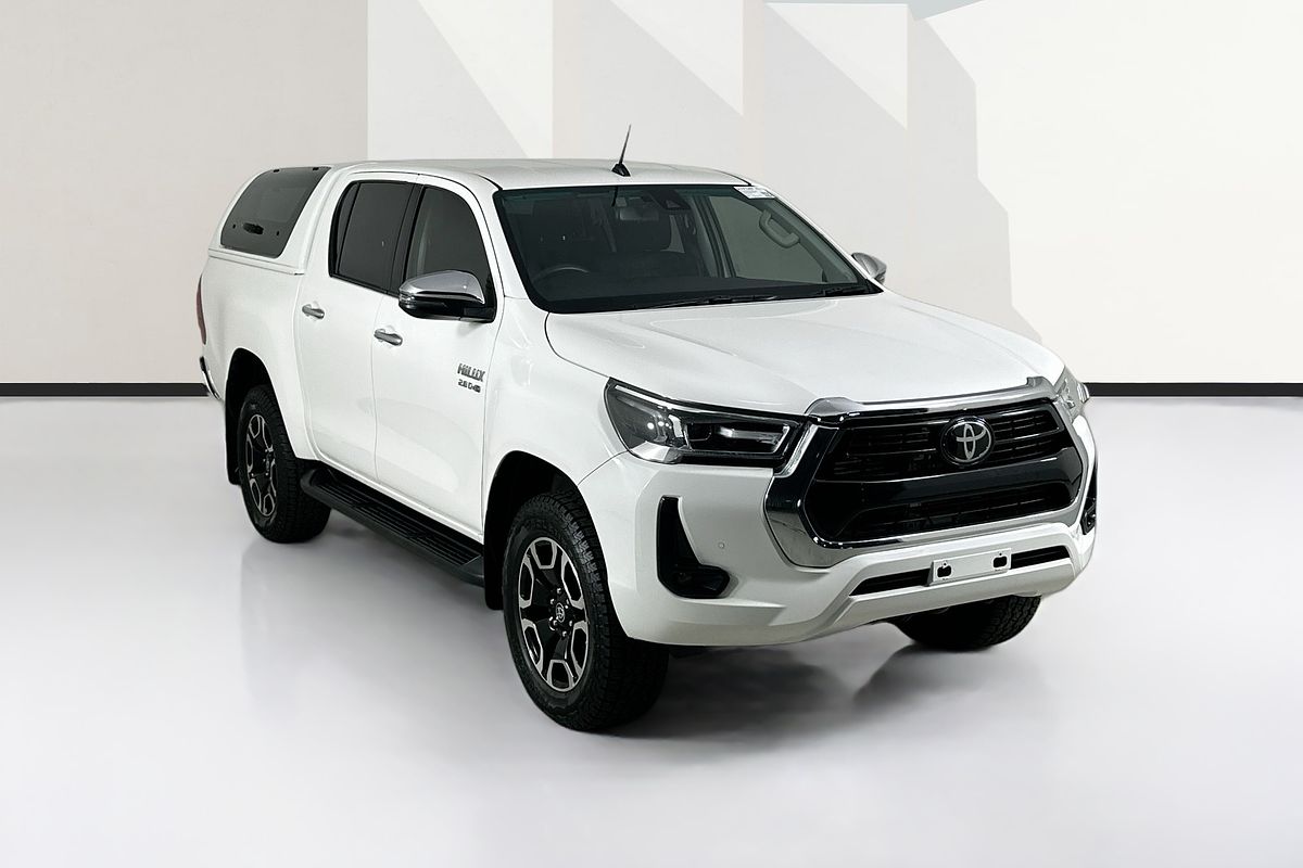 2021 Toyota HILUX SR5 (4x4) GUN126R FACELIFT 4X4