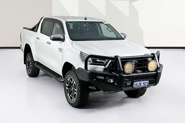 2021 Toyota HILUX SR5 (4x4) GUN126R FACELIFT 4X4