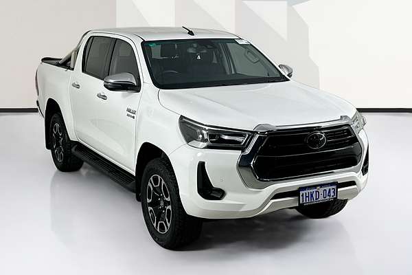 2021 Toyota HILUX SR5 (4x4) GUN126R FACELIFT 4X4