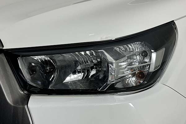 2021 Toyota HILUX SR (4x4) GUN126R FACELIFT 4X4