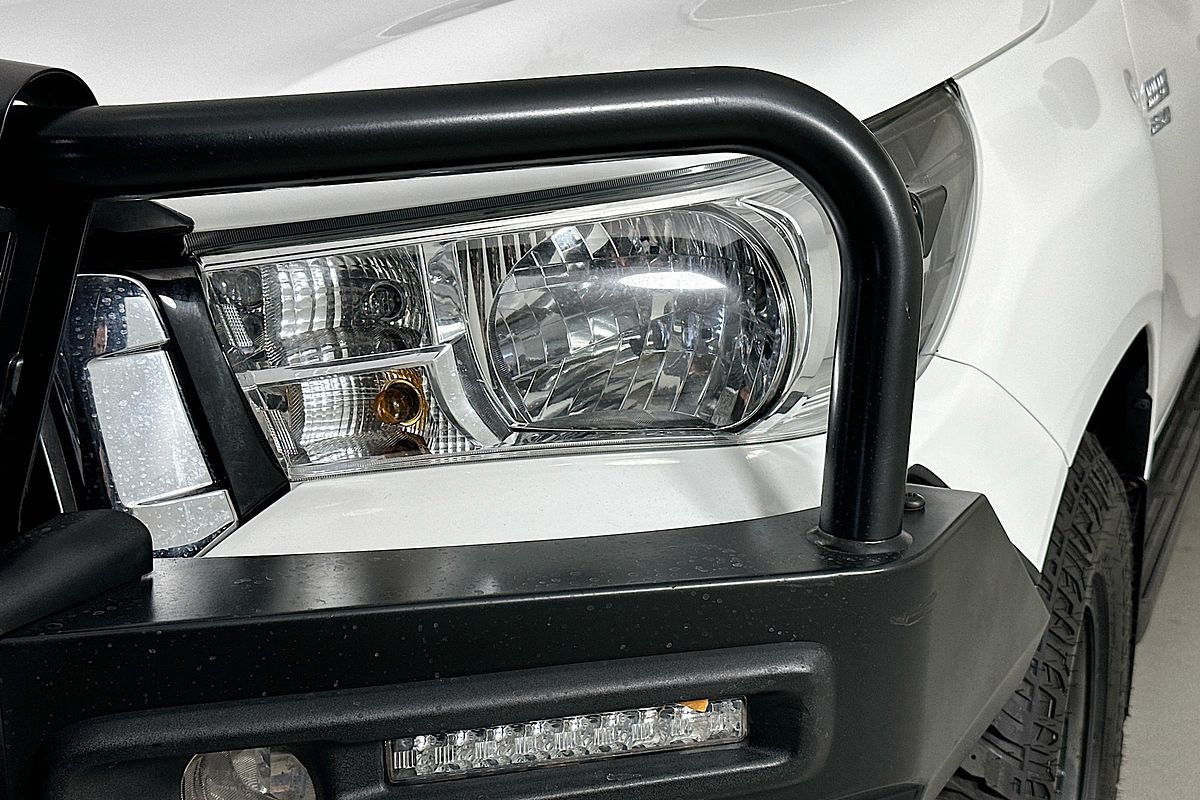2019 Toyota HILUX SR (4x4) GUN126R MY19 4X4