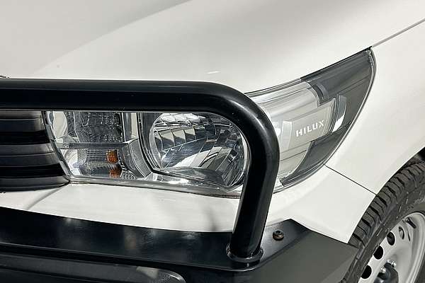 2020 Toyota HILUX SR (4x4) GUN126R FACELIFT 4X4