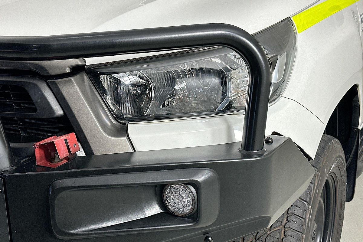 2020 Toyota HILUX SR (4x4) GUN126R FACELIFT 4X4