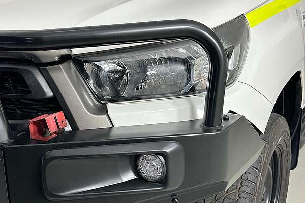 2020 Toyota HILUX SR (4x4) GUN126R FACELIFT 4X4
