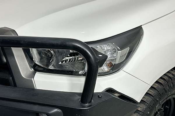 2020 Toyota HILUX SR (4x4) GUN126R FACELIFT 4X4