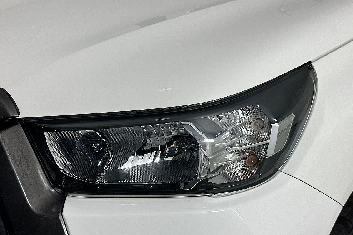 2021 Toyota HILUX SR (4x4) GUN126R FACELIFT 4X4