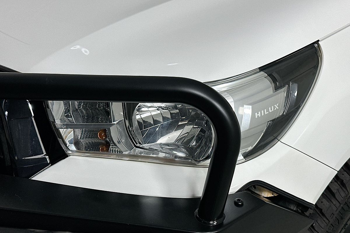 2019 Toyota HILUX SR (4x4) GUN126R MY19 4X4