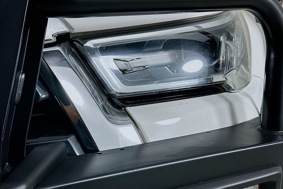 2021 Toyota HILUX SR5 (4x4) GUN126R FACELIFT 4X4