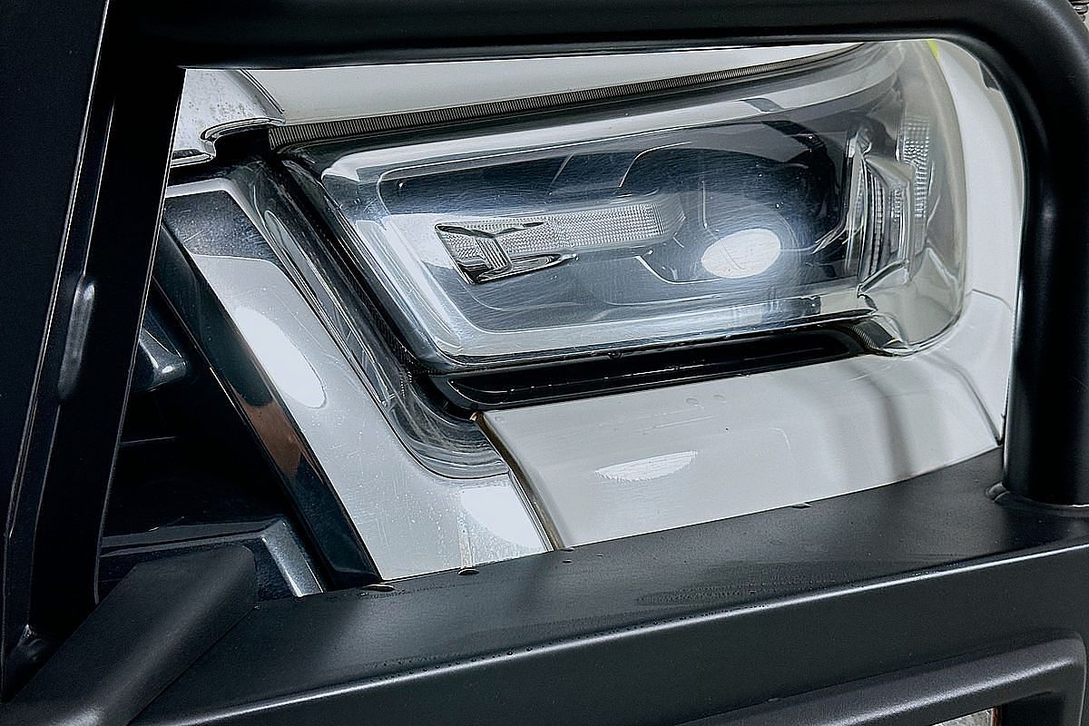 2021 Toyota HILUX SR5 (4x4) GUN126R FACELIFT 4X4