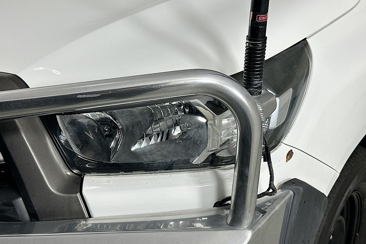 2020 Toyota HILUX SR (4x4) GUN126R FACELIFT 4X4