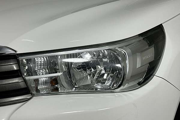 2017 Toyota HILUX SR HI-RIDER GUN136R REAR WHEEL DRIVE