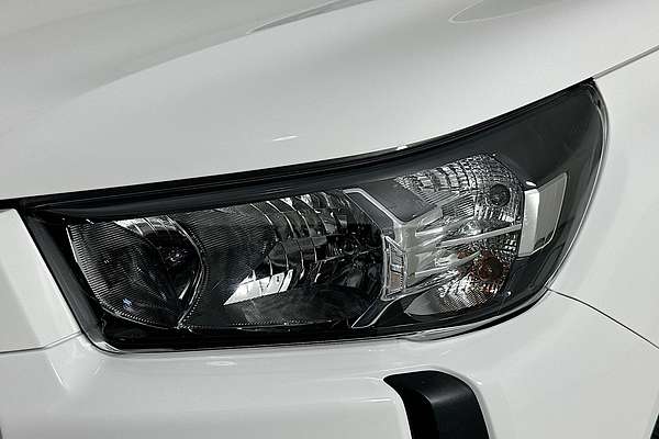 2024 Toyota HILUX SR 48V (4x4) GUN126R 4X4