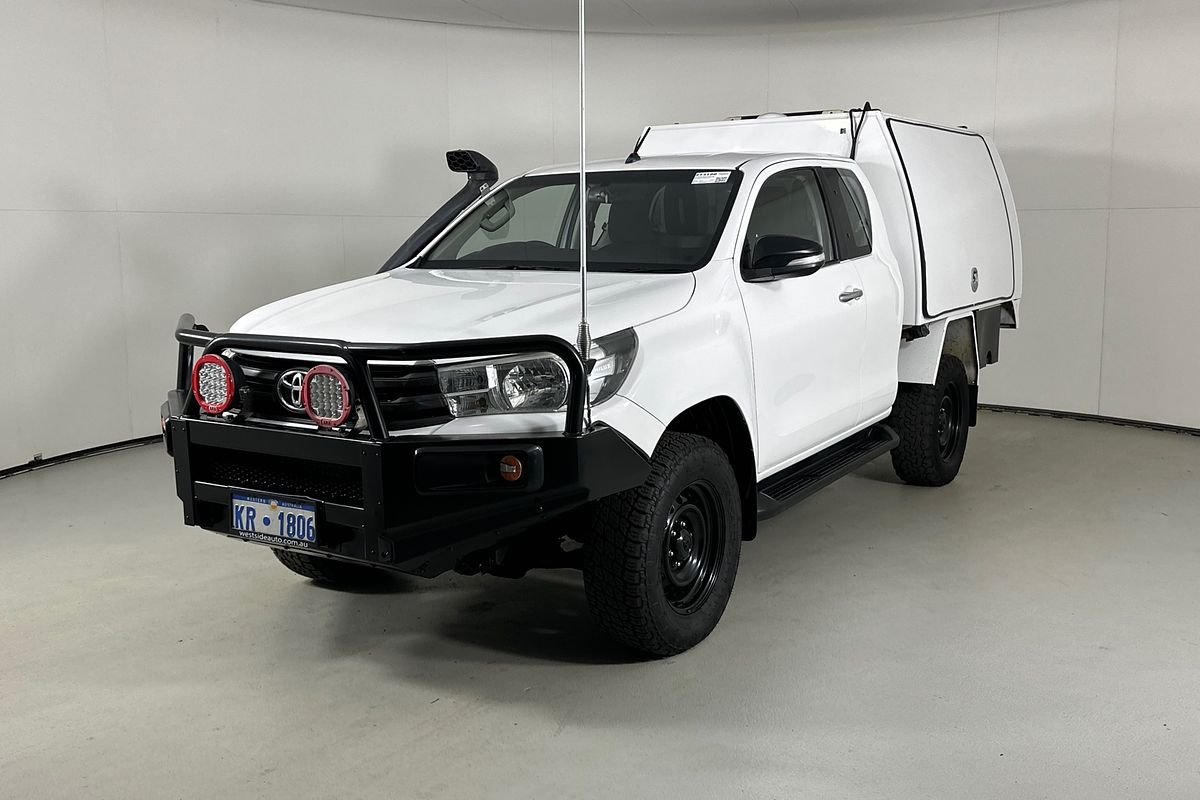 2016 Toyota HILUX SR (4x4) GUN126R 4X4