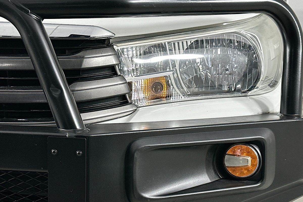 2016 Toyota HILUX SR (4x4) GUN126R 4X4