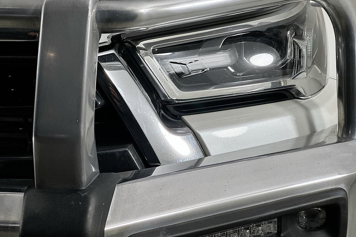 2021 Toyota HILUX SR5 (4x4) GUN126R FACELIFT 4X4
