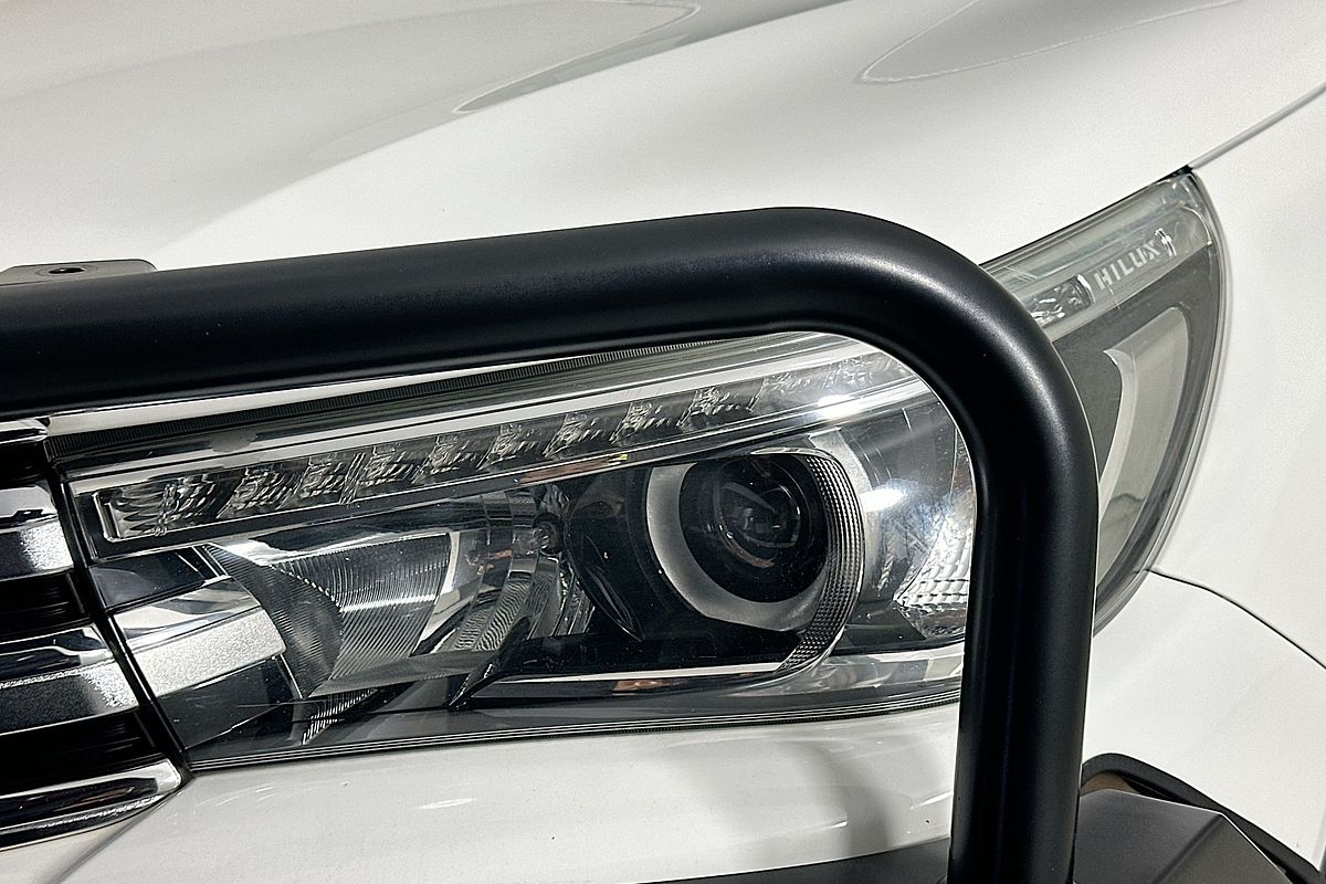 2018 Toyota HILUX SR5 (4x4) GUN126R MY17 4X4