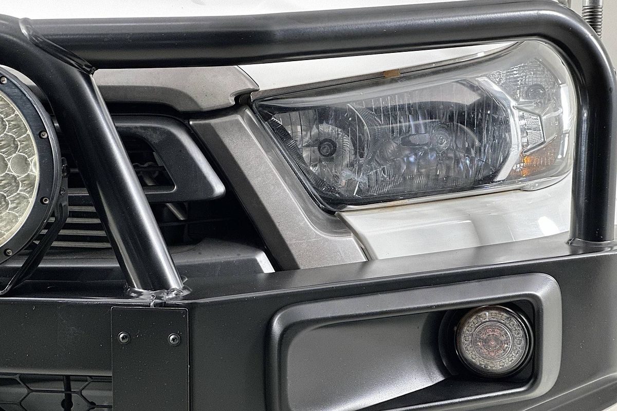 2020 Toyota HILUX SR (4x4) GUN126R FACELIFT 4X4