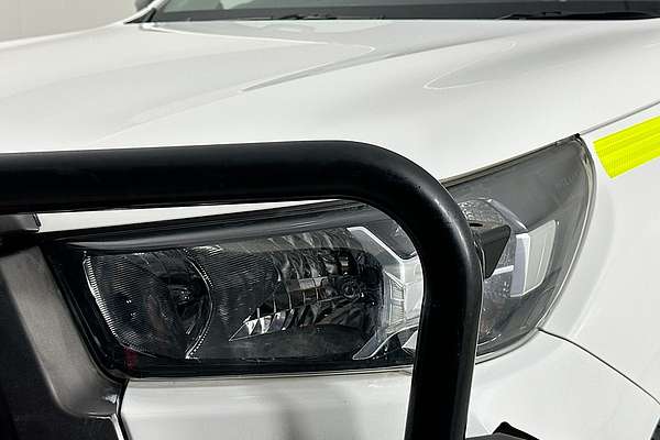 2021 Toyota HILUX SR (4x4) GUN126R FACELIFT 4X4
