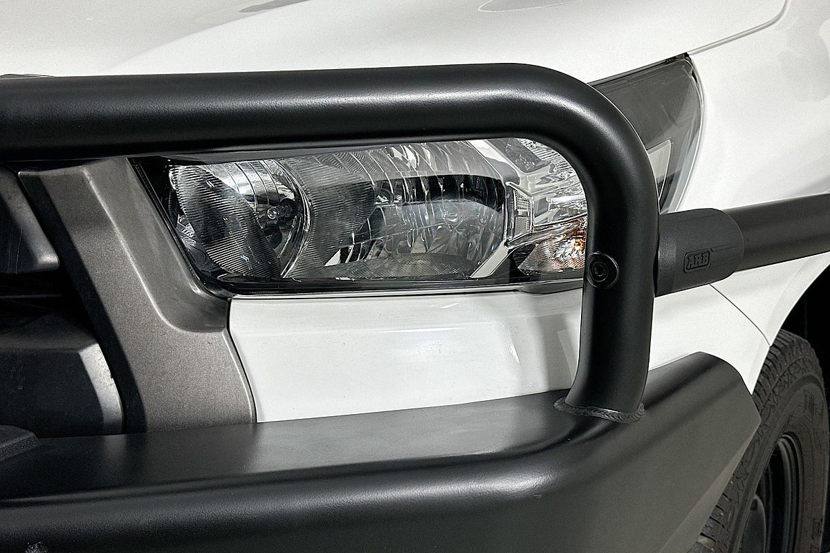 2020 Toyota HILUX SR (4x4) GUN126R FACELIFT 4X4