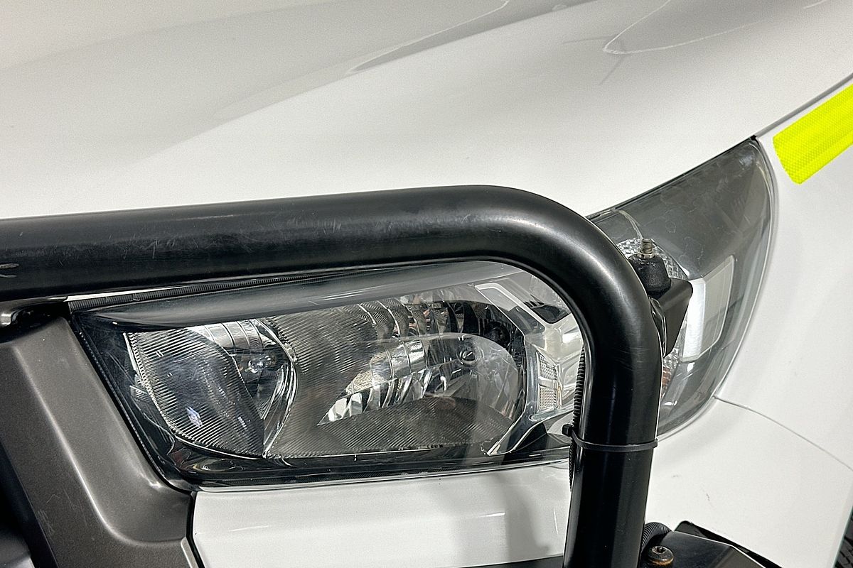 2020 Toyota HILUX SR (4x4) GUN126R FACELIFT 4X4