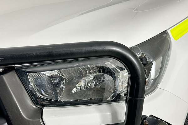 2020 Toyota HILUX SR (4x4) GUN126R FACELIFT 4X4