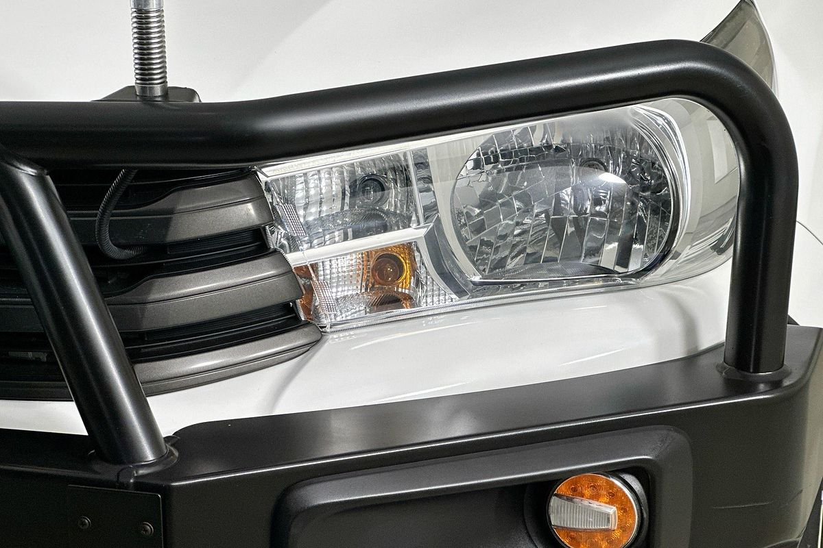 2018 Toyota HILUX SR (4x4) GUN126R MY17 4X4