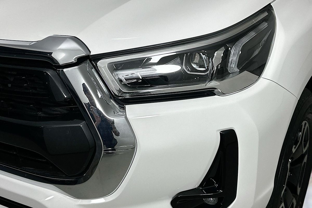 2021 Toyota HILUX SR5 (4x4) GUN126R FACELIFT 4X4