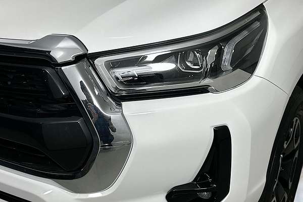2021 Toyota HILUX SR5 (4x4) GUN126R FACELIFT 4X4
