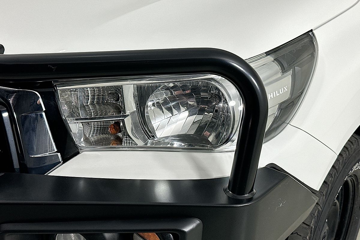 2018 Toyota HILUX SR (4x4) GUN126R MY19 4X4
