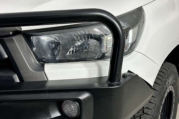 2020 Toyota HILUX SR (4x4) GUN126R FACELIFT 4X4
