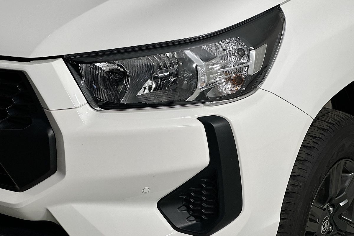 2024 Toyota HILUX SR (4x4) GUN126R 4X4