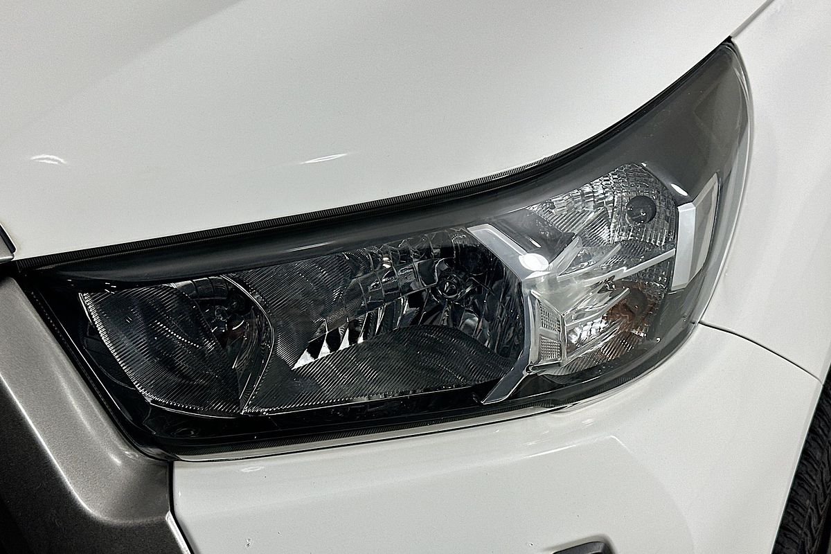 2020 Toyota HILUX SR (4x4) GUN126R FACELIFT 4X4