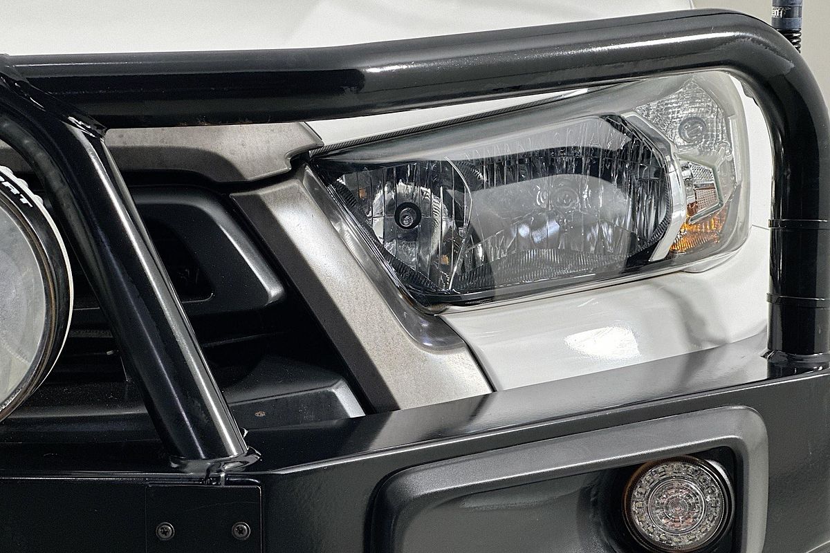2020 Toyota Hilux SR (4x4) GUN126R FACELIFT 4X4