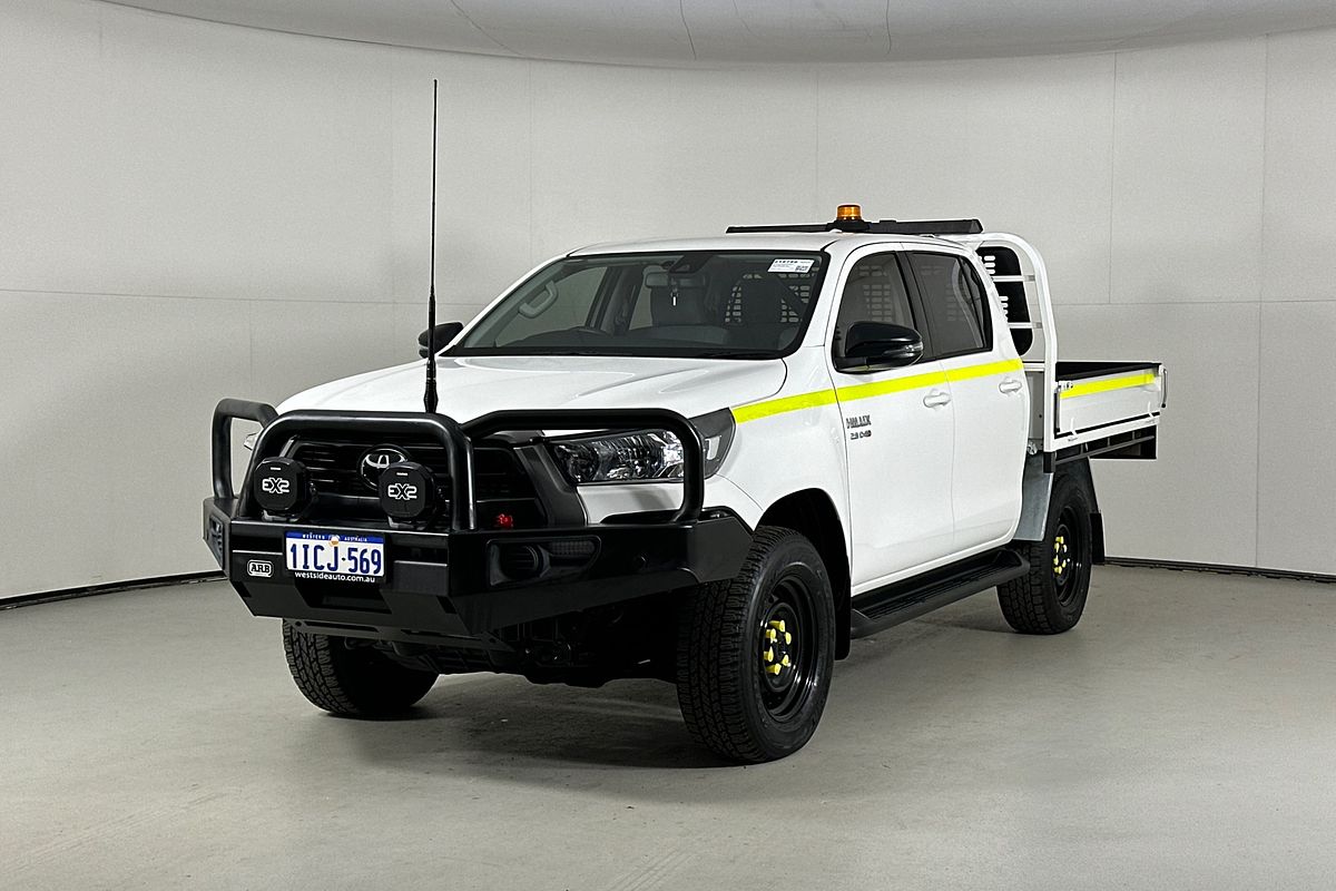 2023 Toyota HILUX SR (4x4) STEEL WHEELS GUN126R 4X4