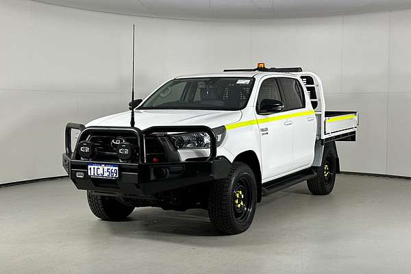 2023 Toyota HILUX SR (4x4) STEEL WHEELS GUN126R 4X4