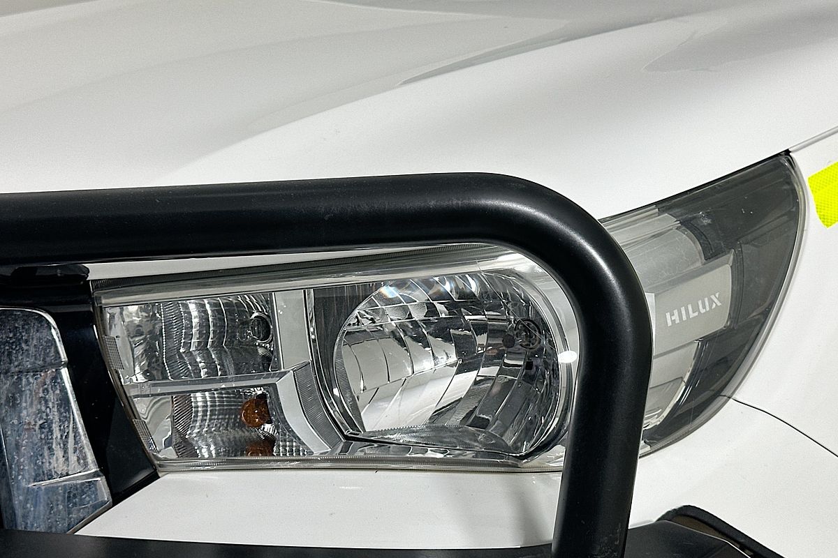 2019 Toyota HILUX SR (4x4) GUN126R MY19 4X4