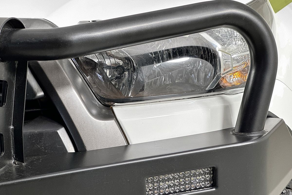 2021 Toyota HILUX SR (4x4) GUN126R FACELIFT 4X4