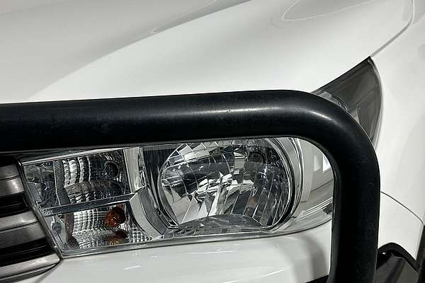 2017 Toyota HILUX SR (4x4) GUN126R 4X4