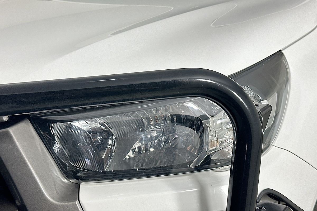2020 Toyota Hilux SR (4x4) GUN126R FACELIFT 4X4