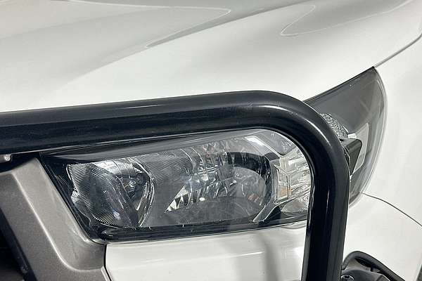 2020 Toyota Hilux SR (4x4) GUN126R FACELIFT 4X4