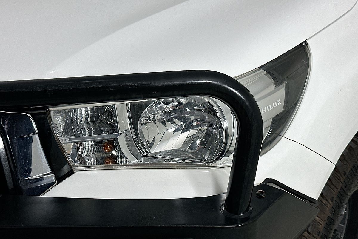2019 Toyota HILUX SR (4x4) GUN126R MY19 4X4