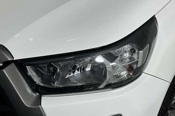 2022 Toyota HILUX SR (4x4) GUN126R 4X4